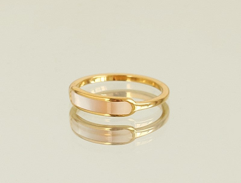 Luv Echo Jewelry French Retro Design Simple Ring with Natural Shell; Easy to go with.