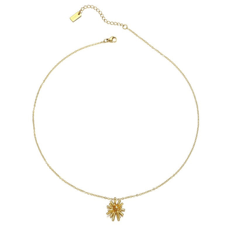 Adele Retro Delicate Necklace - Flower Elegance - Gold Flower Pendant