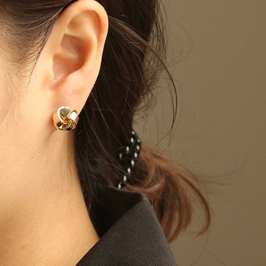 Fashionable Audrey Spiral Ear Studs for Everyday Chic