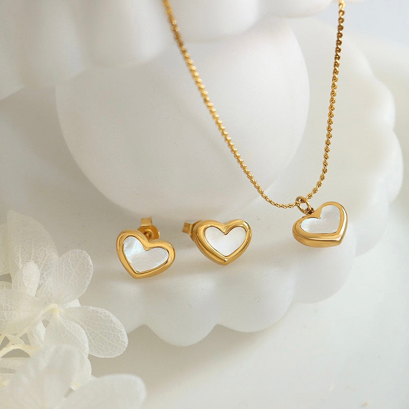 Heart and Shell Jewelry Set - Exquisite Pieces by LuvEcho Jewelry, Radiating Elegance and Love