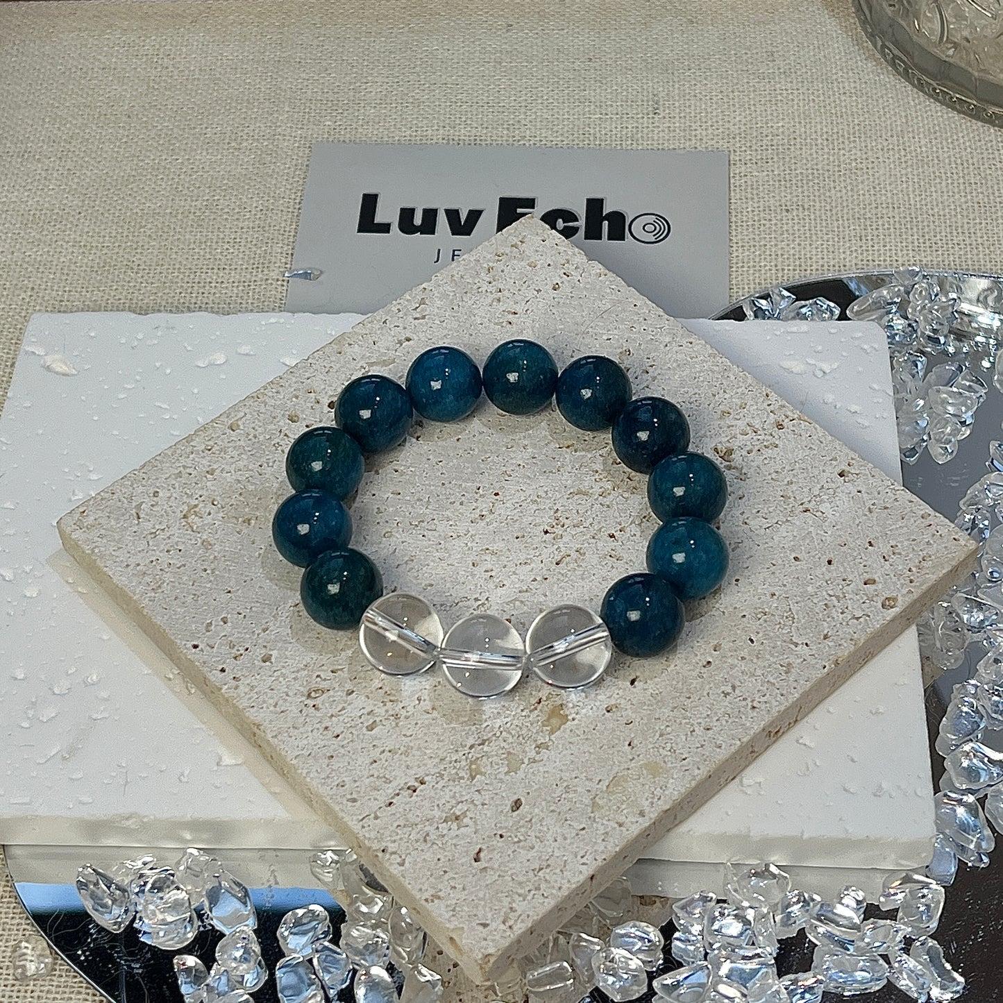 Elegant bracelet combining Blue Apatite and Crystal Quartz, designed to enhance communication and stimulate creativity.